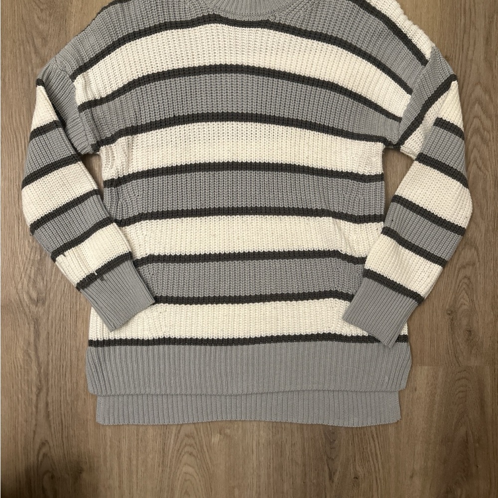SO Light Gray and White Knit Sweater